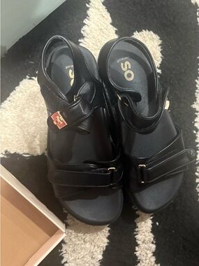 SO Black Platform Leather Buckle Sandals
